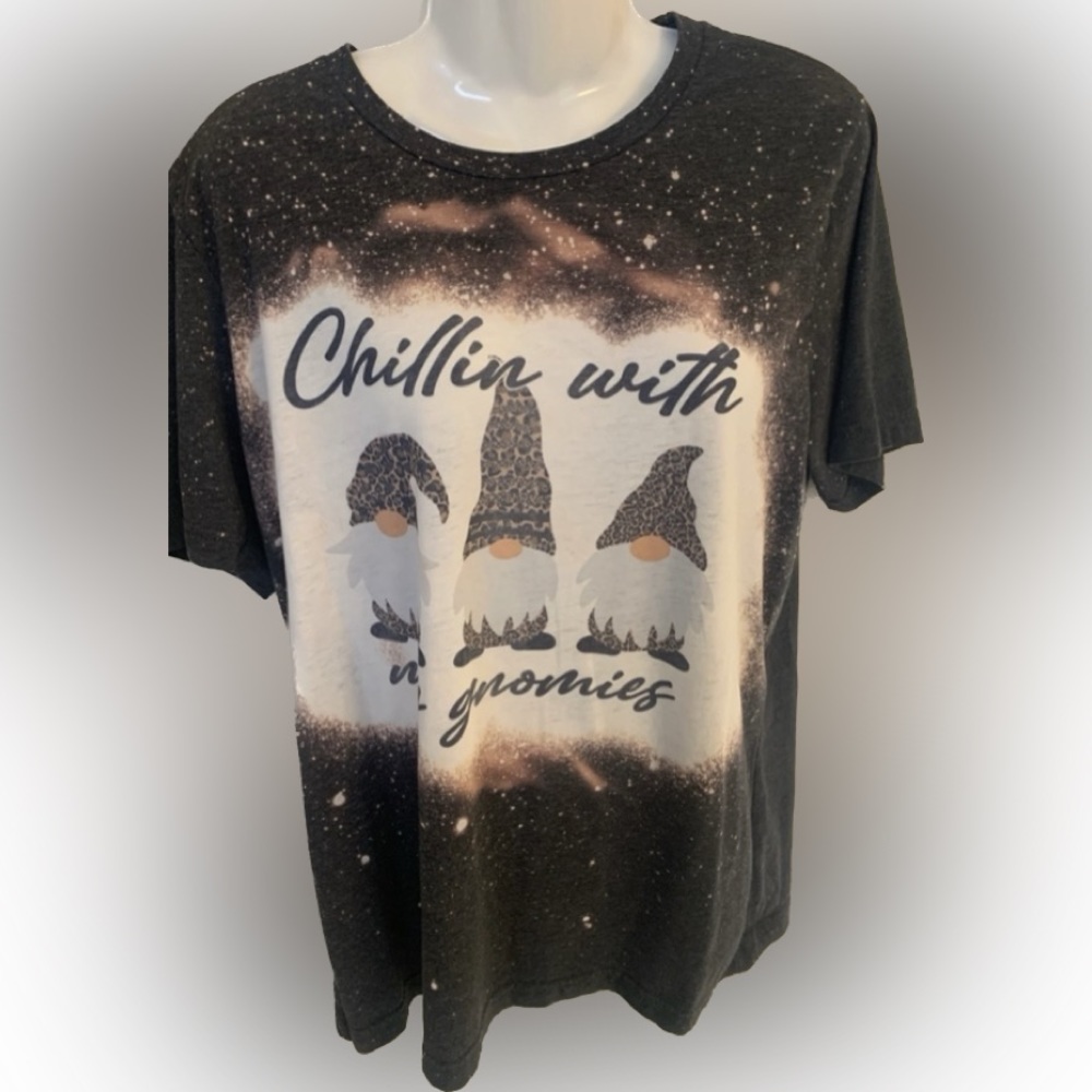 Chillin With My Gnomies Gnome Christmas Tee T-Shirt Top L Large 10 12 Bella